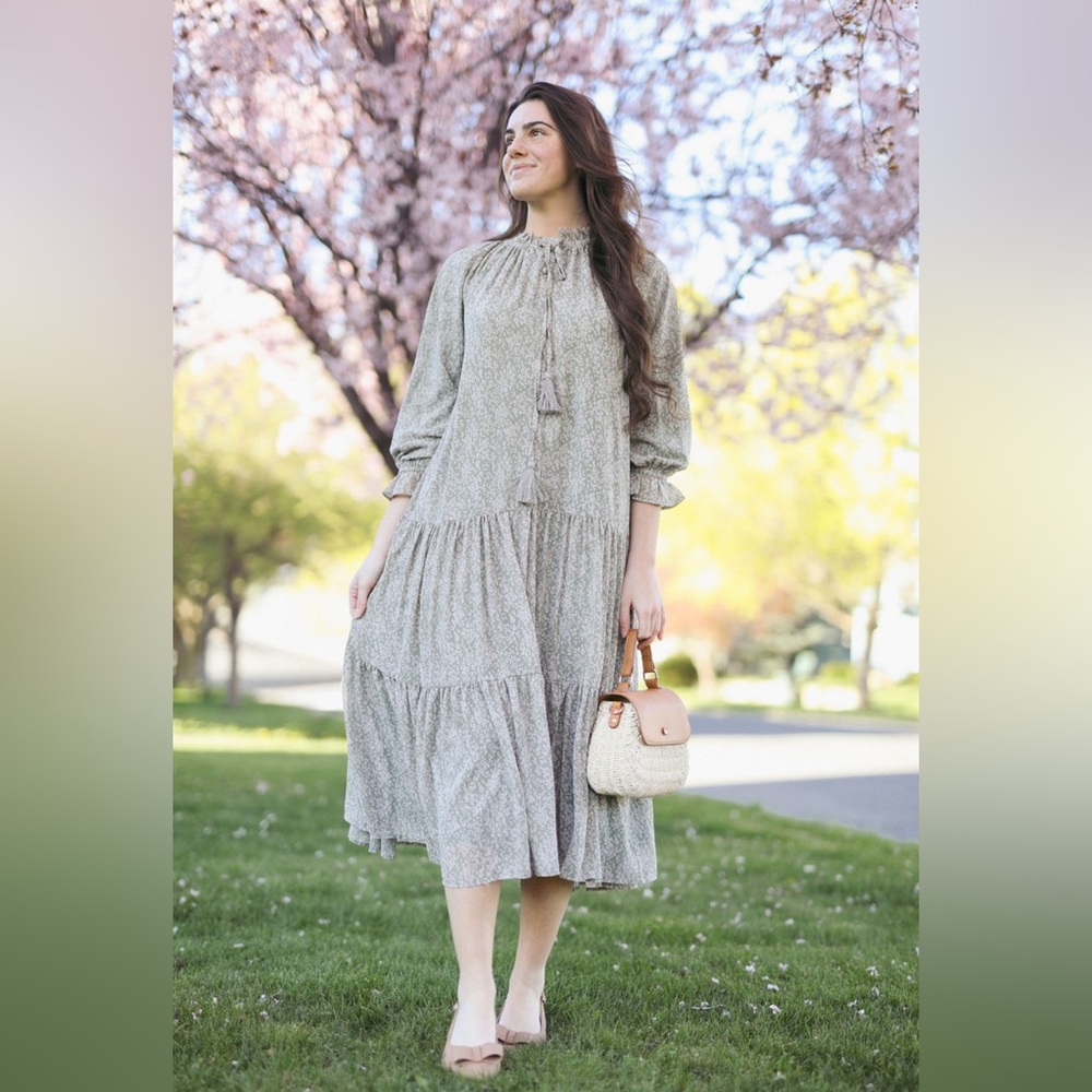 Dainty Jewells green floral midi dress